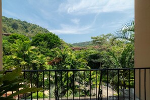 Interior - Bella Vista 8B 3 Bdrs Pool View in Los Suenos (Jacó)