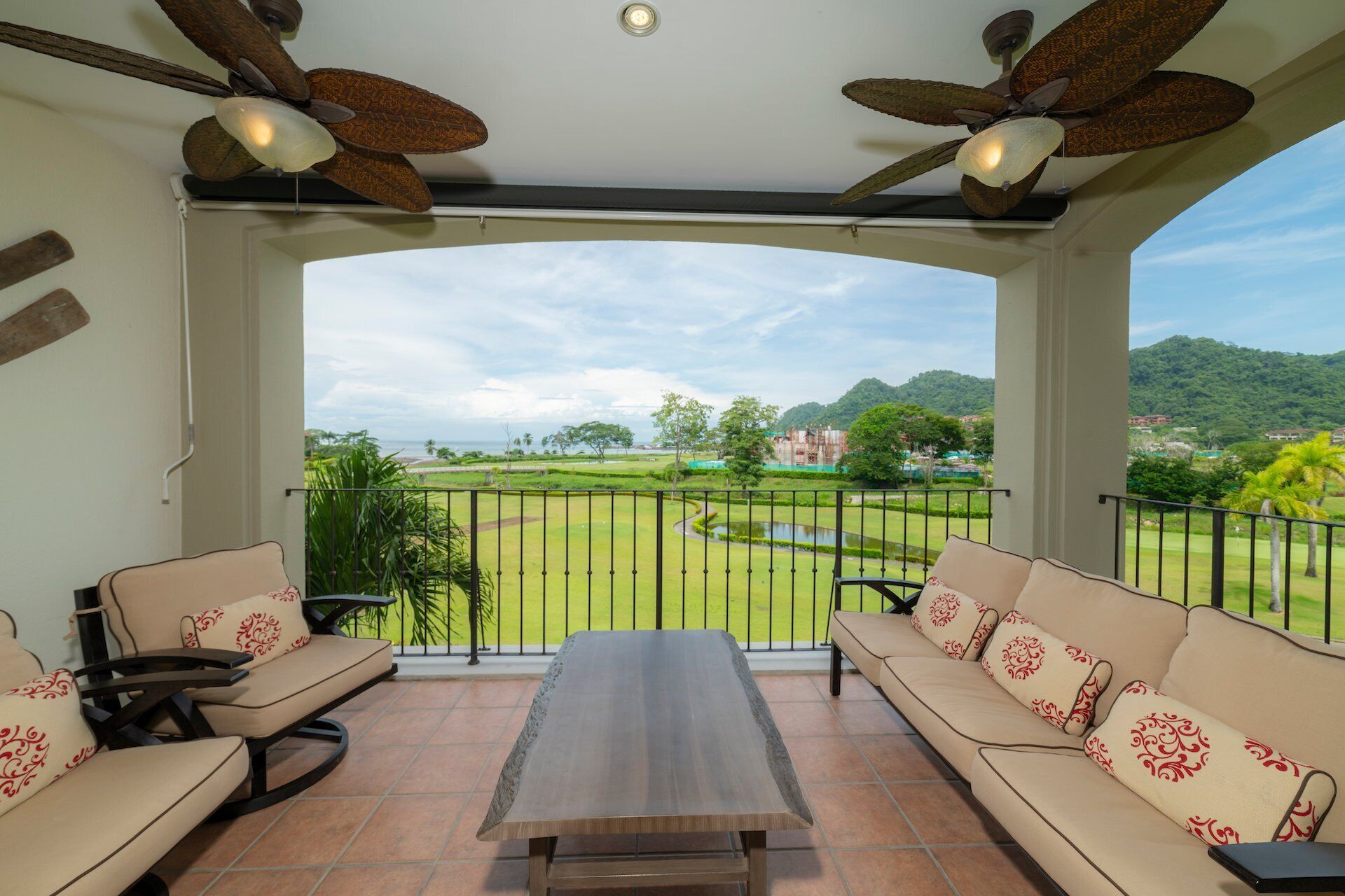 Mặt tiền nơi lưu trú