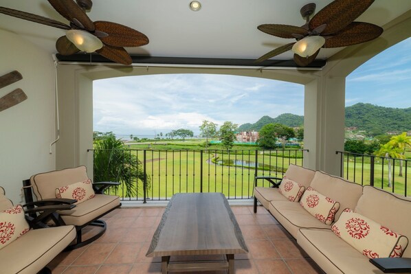 Front of property - Del Mar 2A 3 bdr Ocean View in Los Suenos (Jacó)