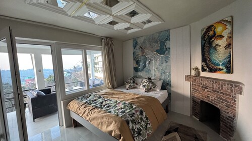 Pahadi Pind Homestay 2BR Mukteshwar - Mountain View