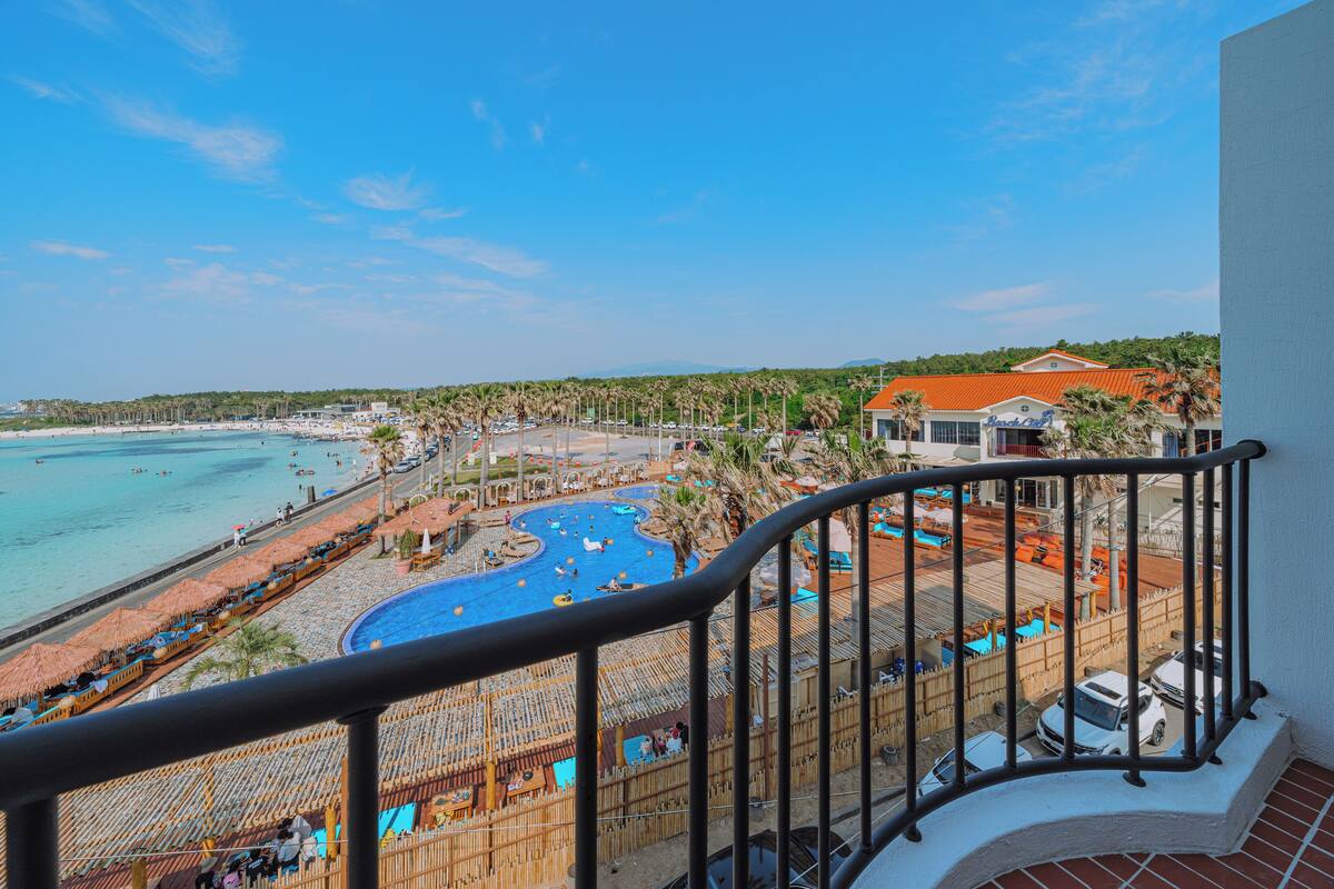 豪華雙床房, 露台, 海灘景 | 住宿地面