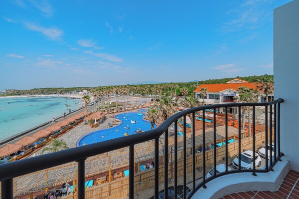 豪華雙床房, 露台, 海灘景 | 住宿地面