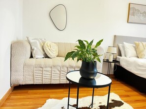 Living area - Stay Central. Stay Comfortable. Work & Play in JHB central (Johannesburg)