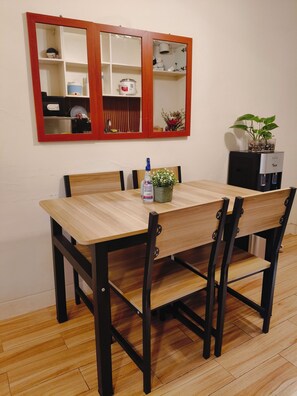 Dining - Tessa's Place Staycation  (Binan City)