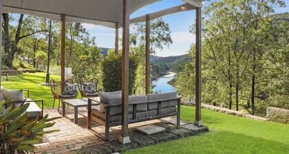 St Albans Courthouse and Stables - sleeps 10