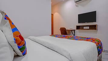 Egyptian cotton sheets, premium bedding, in-room safe, free WiFi