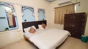 Habitación Deluxe | Sábanas de algodón egipcio, ropa de cama de alta calidad, wifi gratis