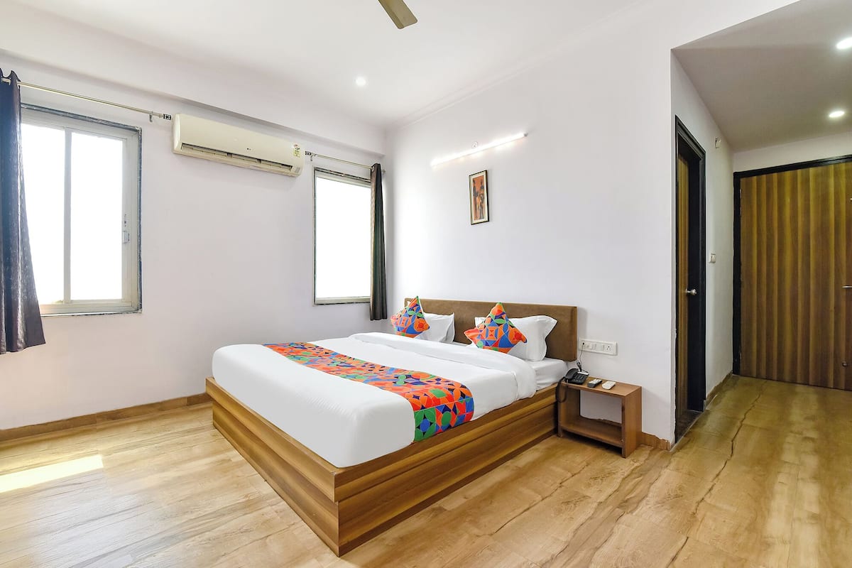 Premium Room | Egyptian cotton sheets, premium bedding, in-room safe, free WiFi