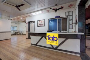 Reception - Fabhotel Raj (Bhor)