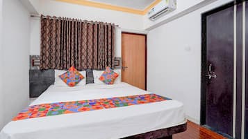 Egyptian cotton sheets, premium bedding, free WiFi, bed sheets