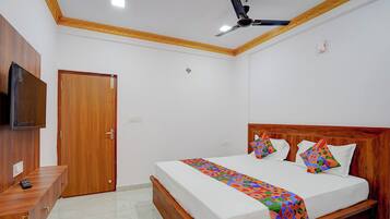Egyptian cotton sheets, premium bedding, free WiFi, bed sheets
