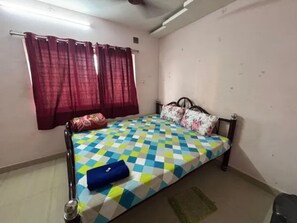 Egyptian cotton sheets, premium bedding, in-room safe, free WiFi - Via Ashiyana Inn (Kolkata)