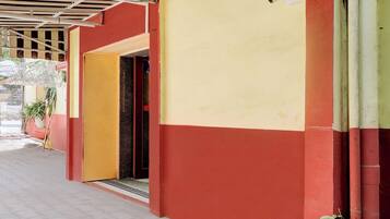 EntrĂ©e de lâhĂ©bergement