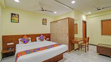 Deluxe Room | Egyptian cotton sheets, premium bedding, in-room safe, free WiFi