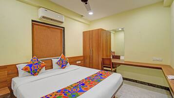 Egyptian cotton sheets, premium bedding, in-room safe, free WiFi