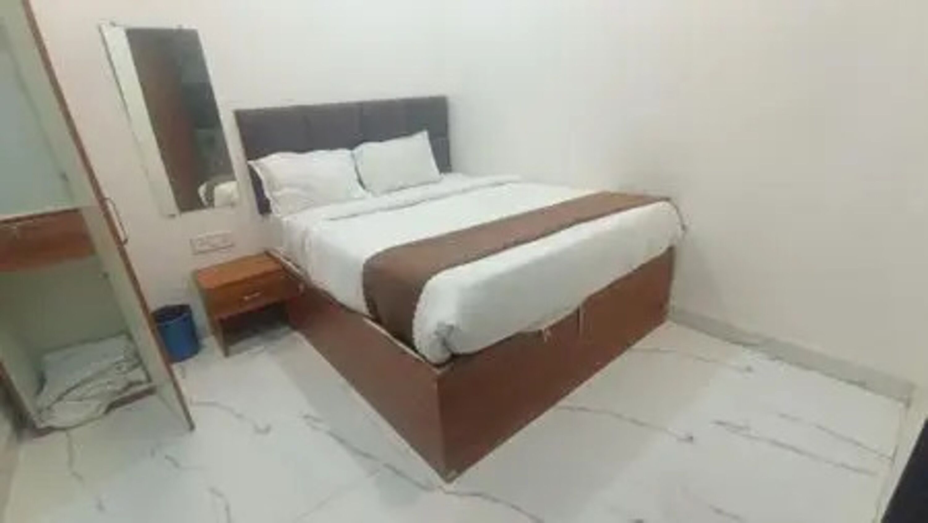 豪華客房 | 埃及棉床單、高級寢具、客房內保險箱、免費無線上網