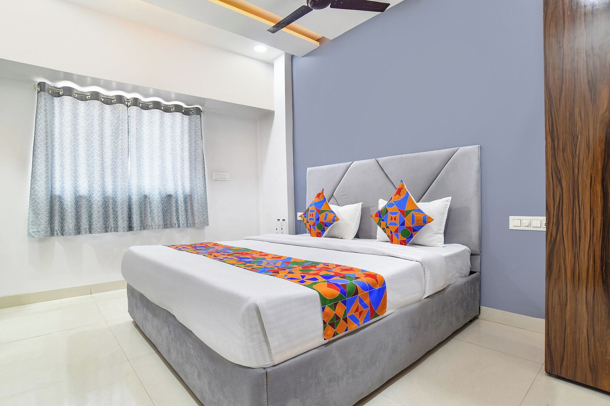 Egyptian cotton sheets, premium bedding, in-room safe, free WiFi