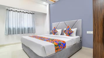 Egyptian cotton sheets, premium bedding, in-room safe, free WiFi