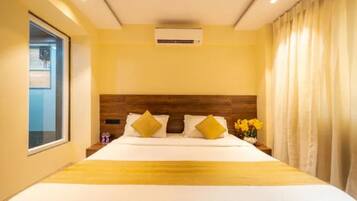 Egyptian cotton sheets, premium bedding, in-room safe, free WiFi