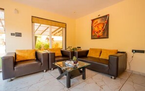 Lobby sitting area - Fabhotel Red Button Resort (Mahabaleshwar)