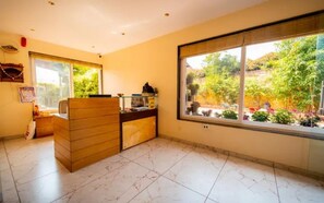 Reception - Fabhotel Red Button Resort (Mahabaleshwar)