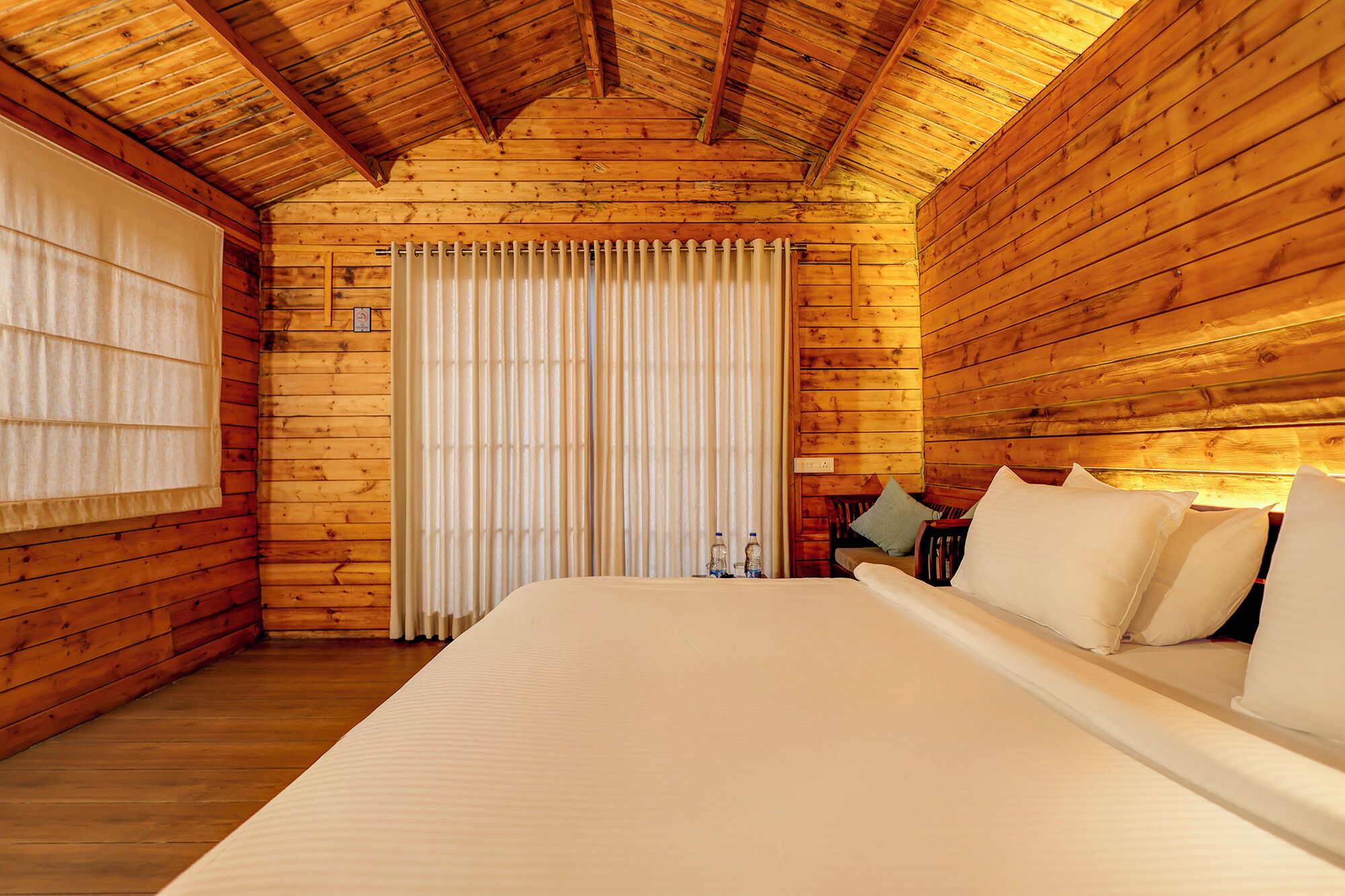 Sábanas de algodón egipcio, ropa de cama de alta calidad y wifi gratis 