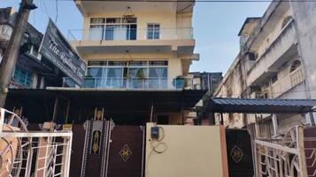 Entrada de la propiedad