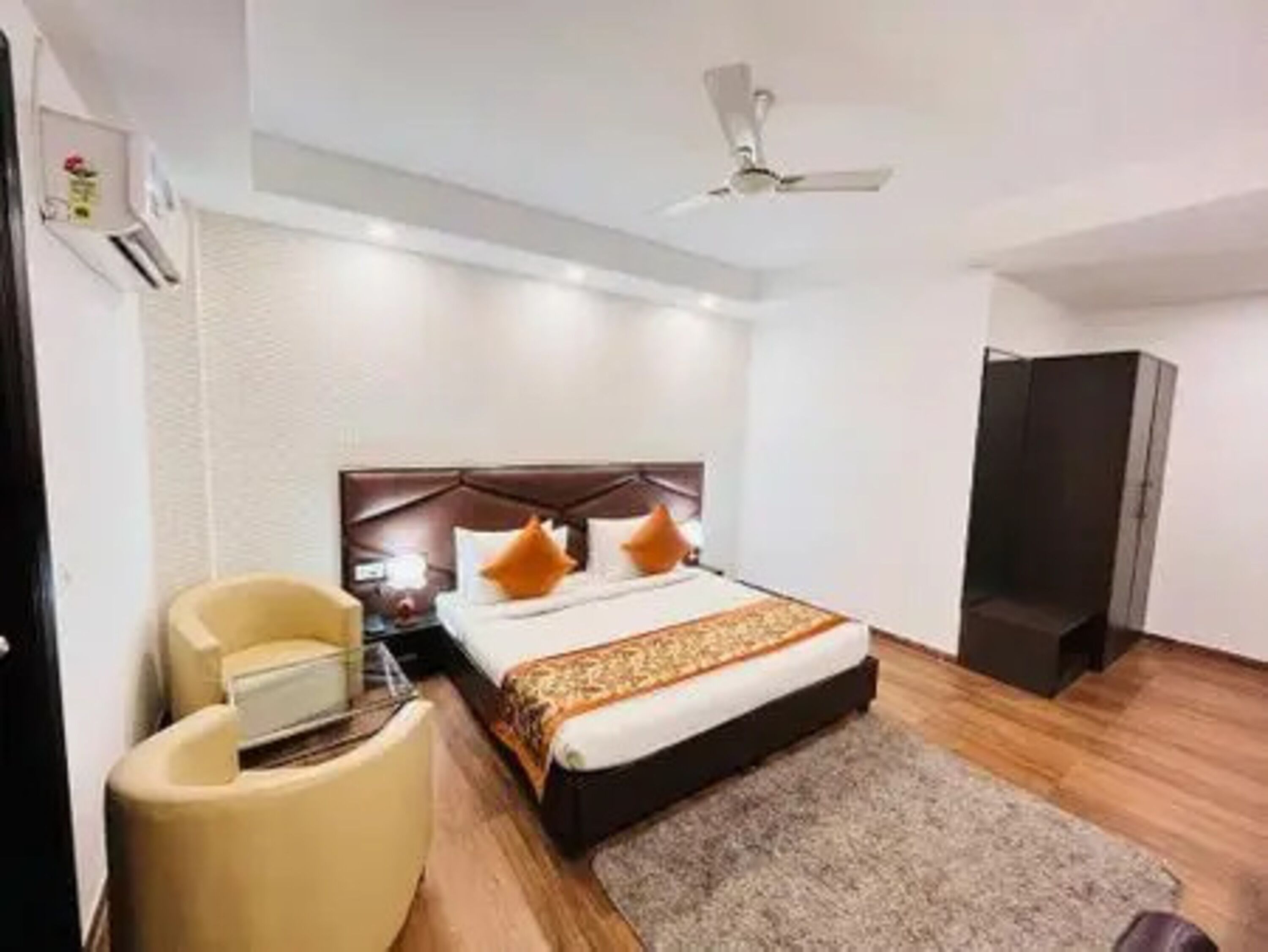 Premium Room | Egyptian cotton sheets, premium bedding, in-room safe, free WiFi