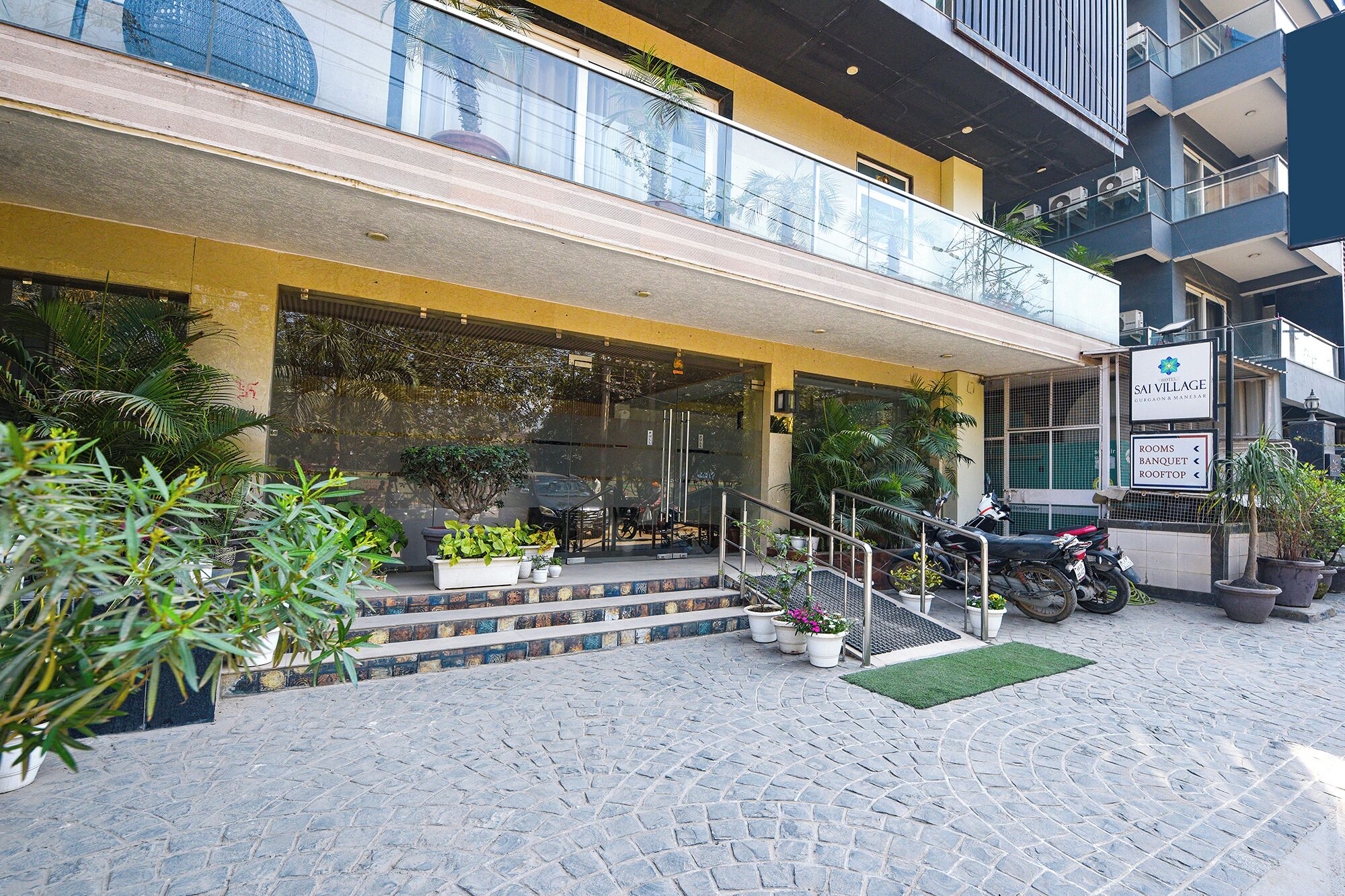 Pintu masuk hartanah