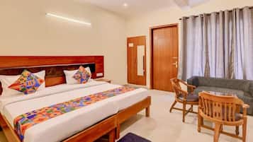 Egyptian cotton sheets, premium bedding, in-room safe, free WiFi