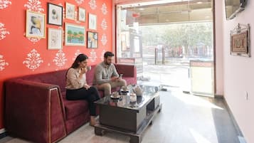 Coin salon dans le hall