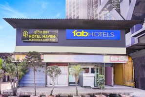 Exterior - Fabhotel Haven (Mumbai)