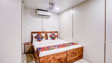 Deluxe Room | Egyptian cotton sheets, premium bedding, in-room safe, free WiFi