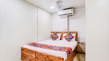 Lakens van Egyptisch katoen, luxe beddengoed, een kluis op de kamer