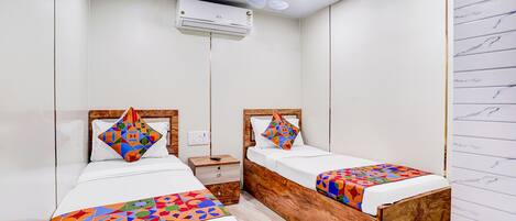 Egyptian cotton sheets, premium bedding, in-room safe, free WiFi