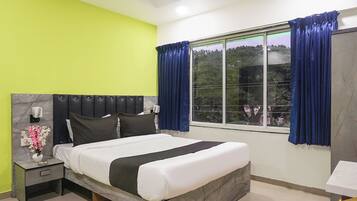 Egyptian cotton sheets, premium bedding, in-room safe, free WiFi