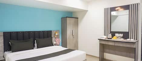 Egyptian cotton sheets, premium bedding, in-room safe, free WiFi
