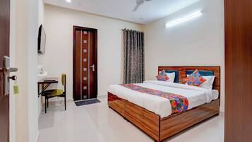 Egyptian cotton sheets, premium bedding, in-room safe, free WiFi