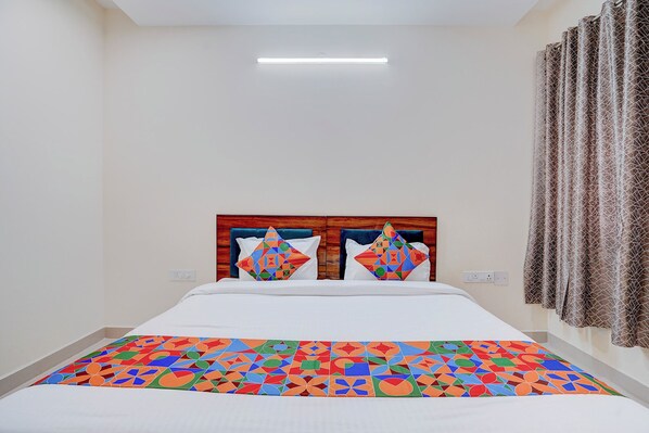 Egyptian cotton sheets, premium bedding, in-room safe, free WiFi