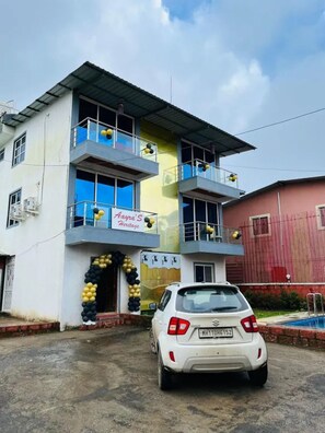 บริเวณภายนอก