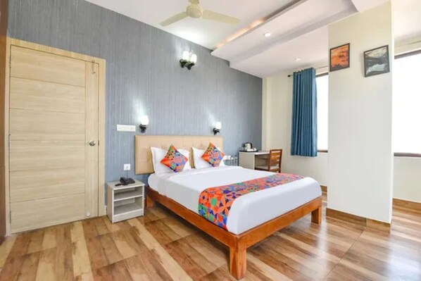 Egyptian cotton sheets, premium bedding, in-room safe, free WiFi