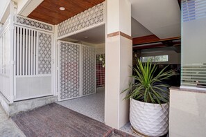 Entrée de l’hébergement