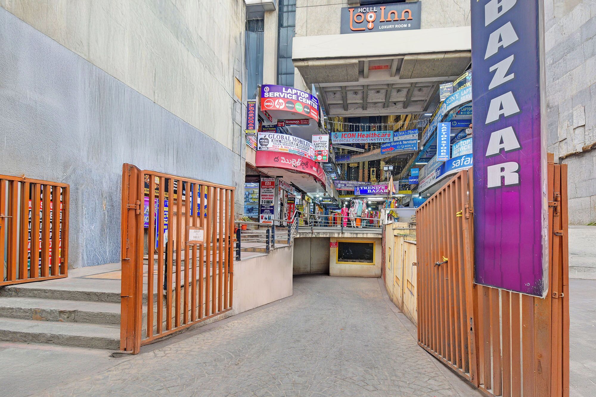 Pintu masuk hartanah