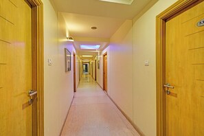 Lobby - Fabhotel Log Inn (Hyderabad)