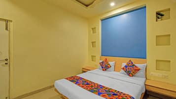 Egyptian cotton sheets, premium bedding, in-room safe, free WiFi