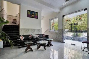 Reception - Fabhotel Hm Residency (Noida)