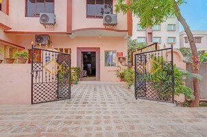 Entrada de la propiedad