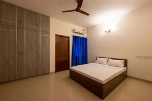 Habitación Deluxe | Sábanas de algodón egipcio, ropa de cama de alta calidad, caja fuerte