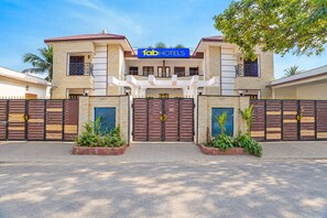 Front of property - Fabhotel Nayana Square (Chennai)