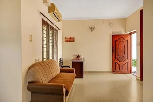 Fabhotel Nayana Square